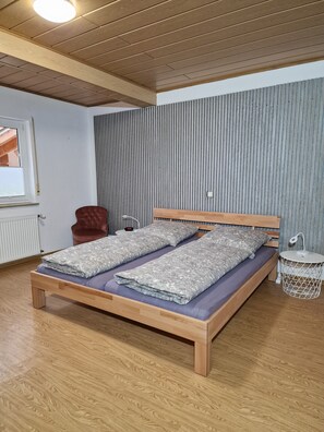 2 slaapkamers, een kluis op de kamer, een strijkplank/strijkijzer