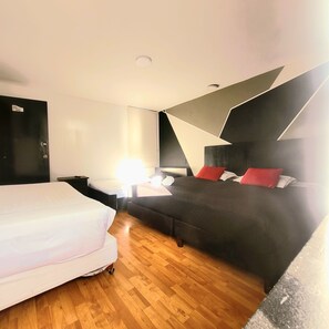 传统四人房 | 免费 WiFi