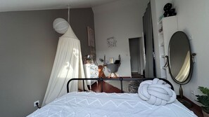 4 bedrooms, iron/ironing board, WiFi, bed sheets - Maison de 170 m2 Très Bien Situé Entre Paris et Disneyland Idéal Pour Famille (Brie-Comte-Robert)