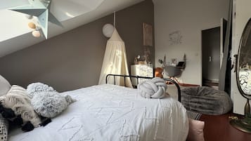 4 dormitorios, tabla de planchar con plancha, wifi y ropa de cama
