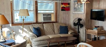 Cozy Ocean Beach Surf Club Unit 1 bungalow with vintage charm!