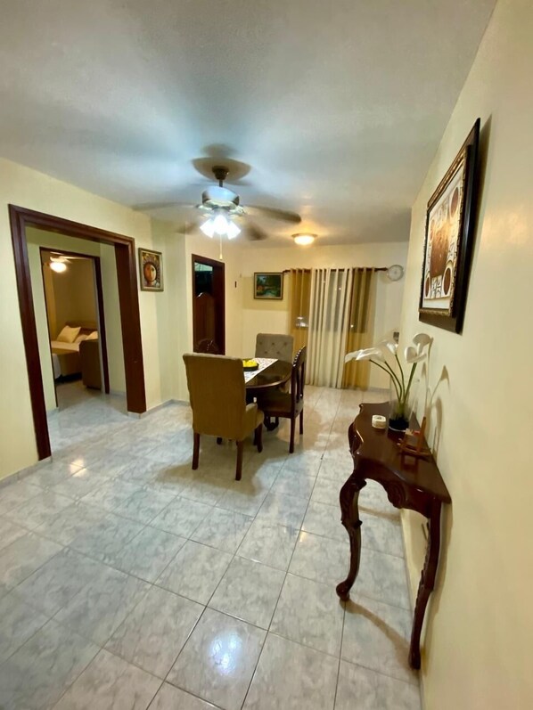 Interior - Charming 2-bedroom apartment with WiFi, AC in serene Santo Domingo Este (Santo Domingo Este)