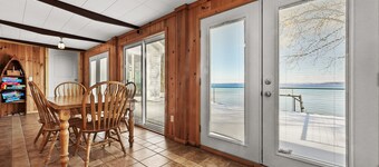 Grand Traverse Bay Private Beachfront, 10 min to Traverse City, 30 min to Dunes