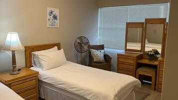 2 bedrooms, in-room safe, iron/ironing board, free WiFi