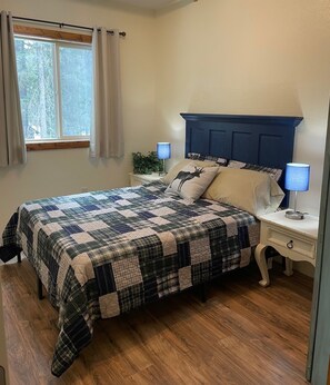 3 quartos, berço de viagem, Wi-Fi de cortesia, roupa de cama