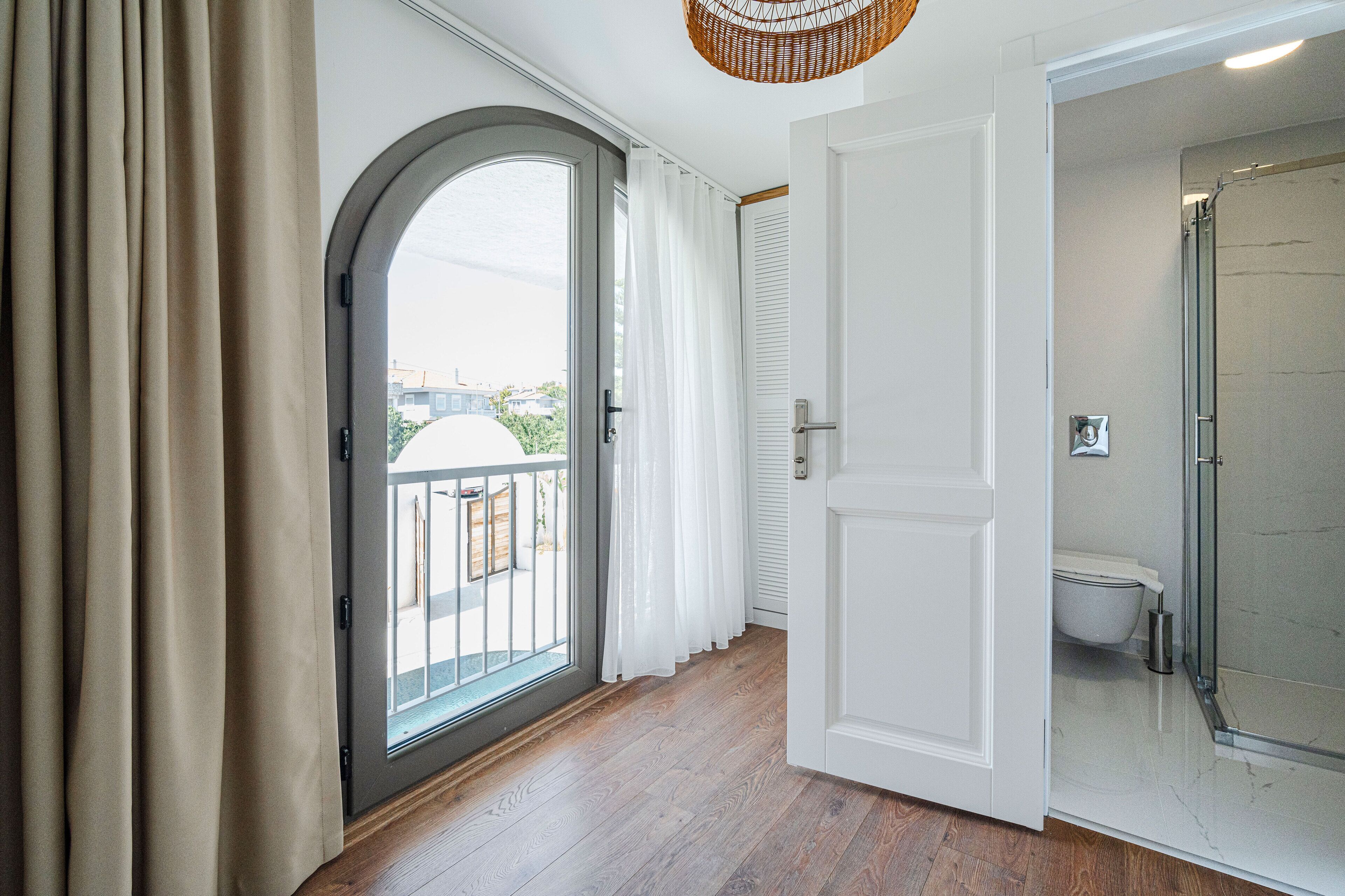 Grand Room | Premium bedding, in-room safe, blackout drapes, free WiFi