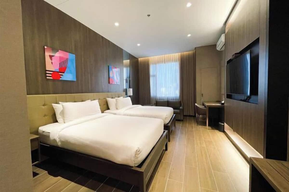 1 quarto, cofres nos quartos, escrivaninha, quartos à prova de som