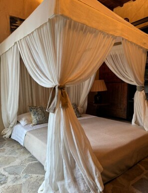 6 室のベッドルーム、デスク、アイロン / アイロン台、WiFi