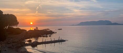 Beach nearby, beach towels