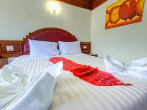 Superior Room, 1 King Bed | 1 bedroom, minibar, desk, free WiFi
