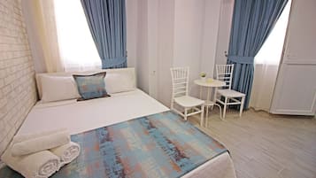 Dobbeltrom – comfort | Minibar, wi-fi (inkludert) og sengetøy