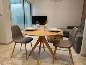 Dining - Charmante Maison au Calme (Verdun sur Garonne)
