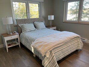 2 chambres, fer et planche à repasser, Wi-Fi, draps fournis