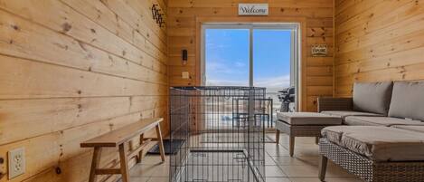 电视、桌上足球、书