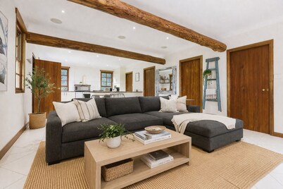 South Coast Hinterland Retreat on 30 acres with Rainforest Hikes and Firepit