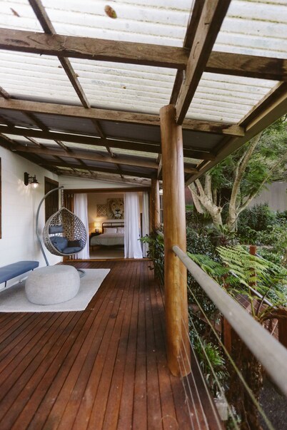 South Coast Hinterland Retreat on 30 acres with Rainforest Hikes and Firepit