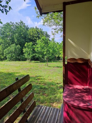 Property grounds - Roulotte Confortable en Pleine Nature aux Portes du Périgord Noir ! (Couze-et-Saint-Front)