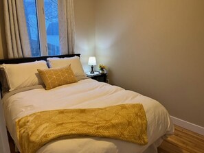 3 chambres, fer et planche à repasser, Wi-Fi gratuit, draps fournis