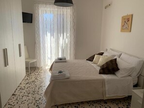 2 bedrooms, WiFi, bed sheets - Cozy panoramic apartment ideal for families or couples. (Castellabate)