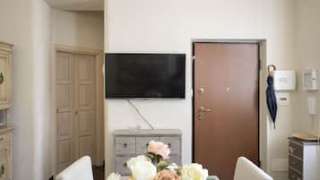 Căn hộ Deluxe | Khu phòng khách | TV LED