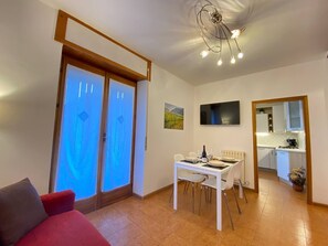 Dining - Casa alla Fontana: Wine, Art and Nature (Ala)