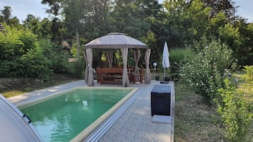 Piscine extérieure (ouverte en saison)