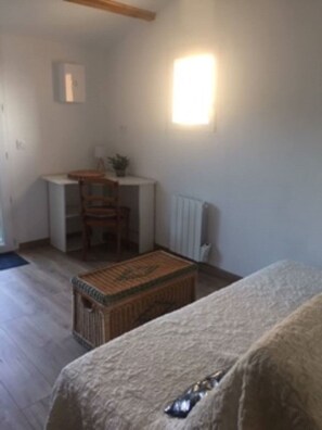 Bed sheets - Studio D'hôtes Récent Meublé Indépendant. 3 km Centre Perigueux (Champcevinel)