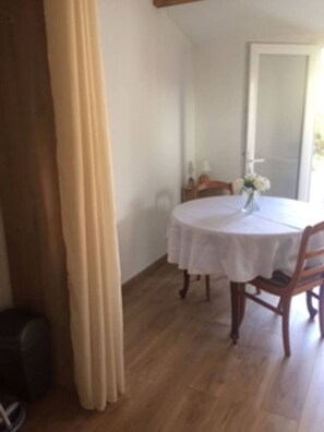 Dining - Studio D'hôtes Récent Meublé Indépendant. 3 km Centre Perigueux (Champcevinel)