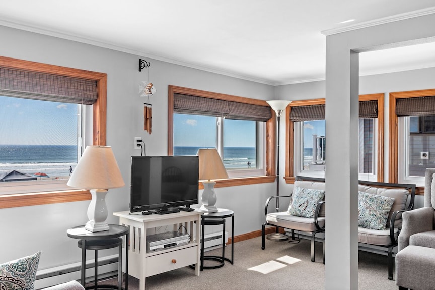 Striking Beachfront Home-right On Wells Beach-oceanfront Patio: - Kennebunk, ME