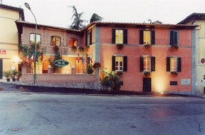 Exterior - Villa le Camelie Siena  (Siena)