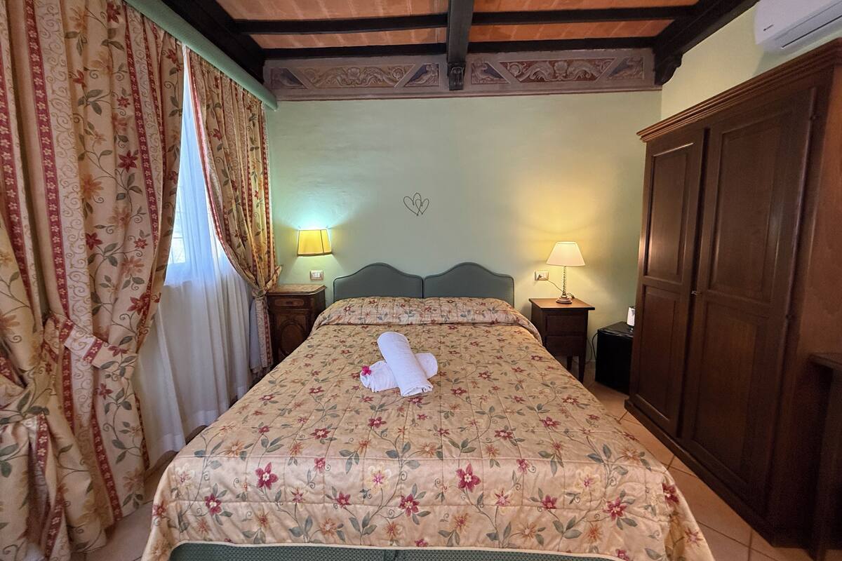 Deluxe szoba | Minibár, széf a szobában, íróasztal és hangszigetelés