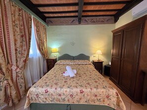 Deluxe szoba | Minibár, széf a szobában, íróasztal és hangszigetelés