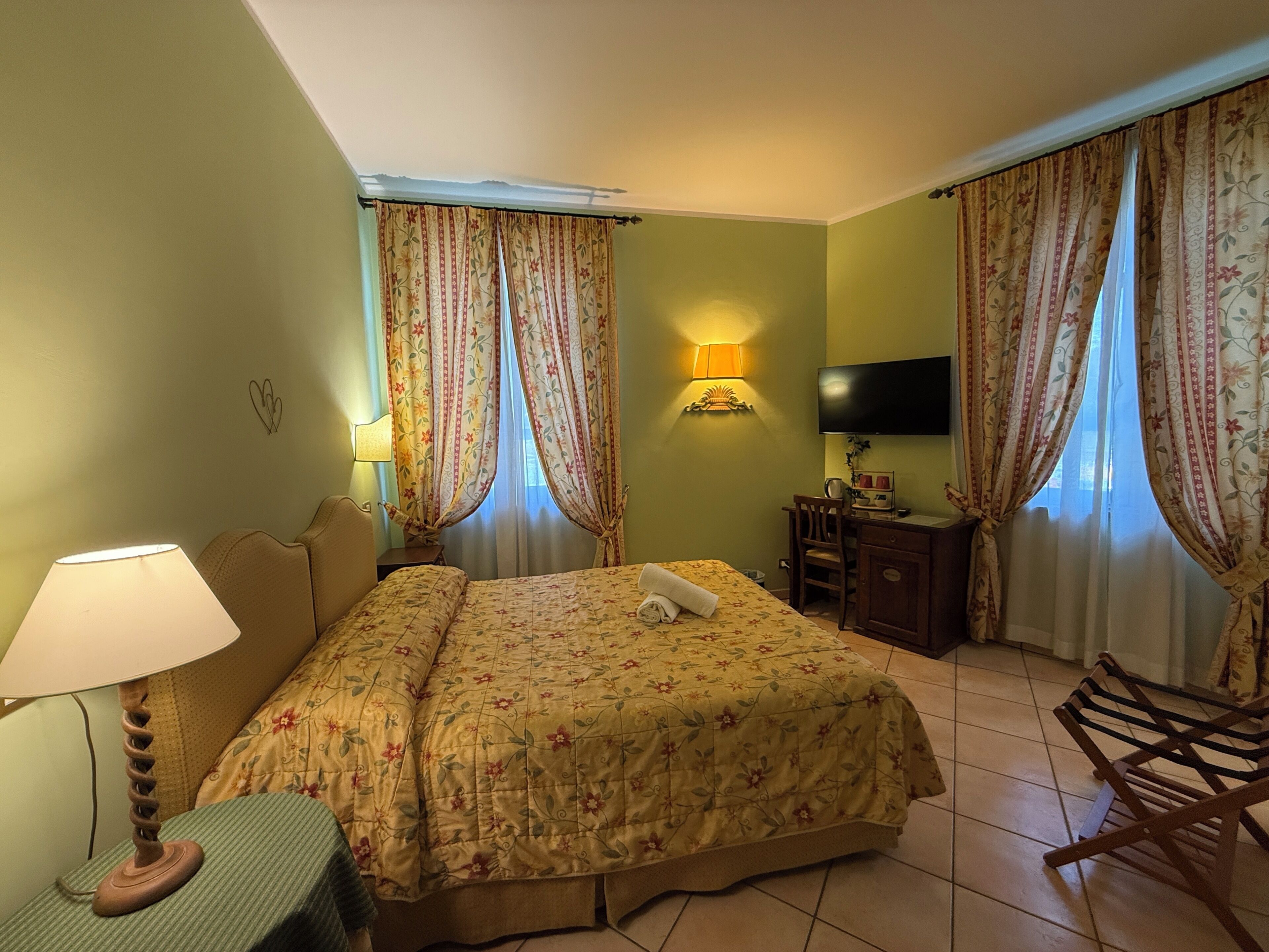 Comfort Room | Television