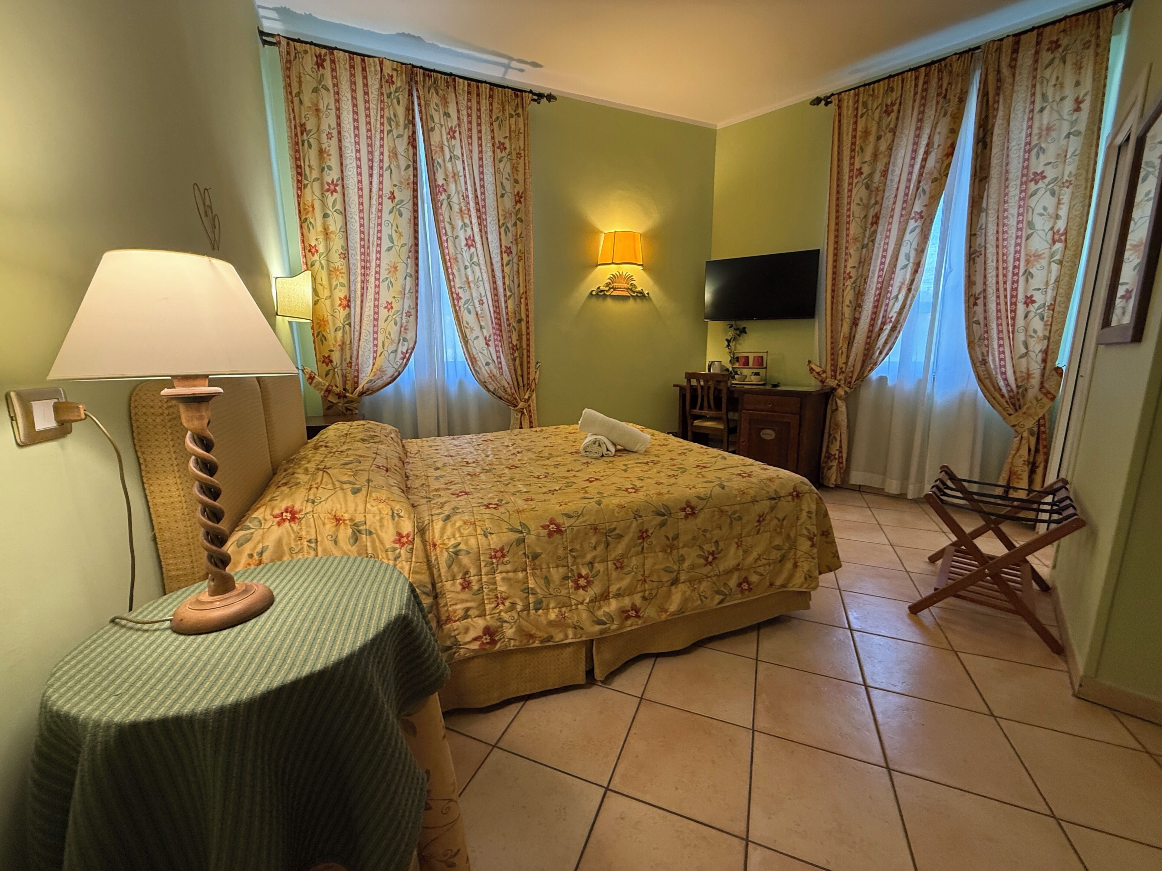 コンフォート ルーム | テレビ