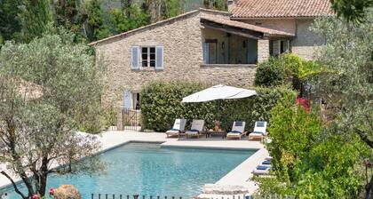 Beautiful Bastide in Provence with swimming pool, tennis court, and jacuzzi