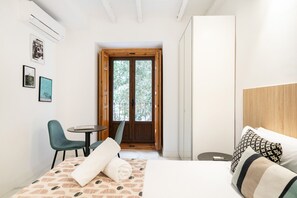 City Studio, 1 Double Bed, Kitchen, City View | Free WiFi, bed sheets - Dobo Madrid Luna (Madrid)