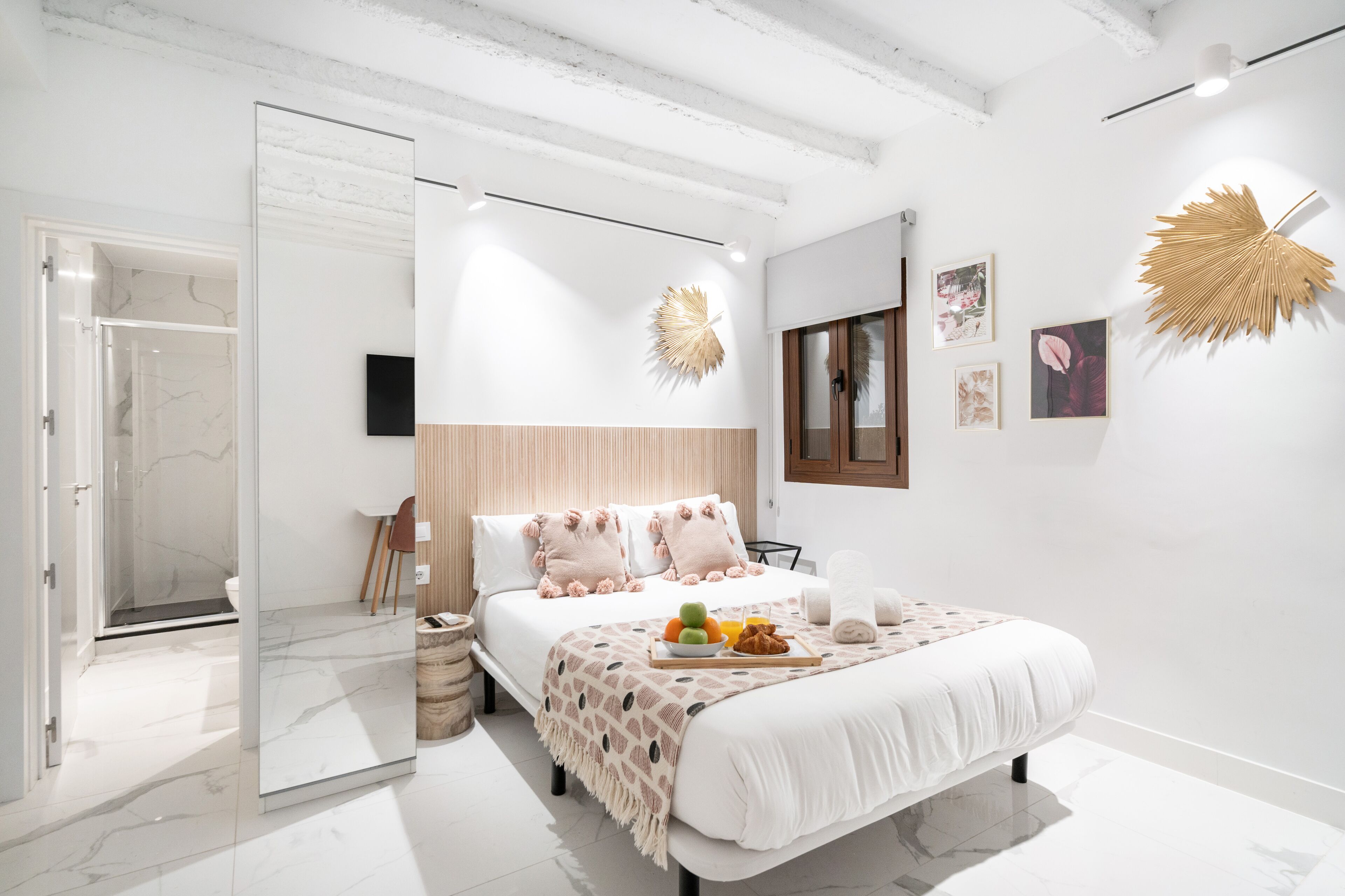 Basic Studio, 1 Double Bed, Kitchen, Courtyard View | Free WiFi, bed sheets