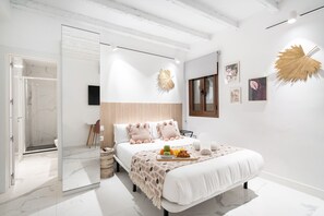 基础开间, 1 张双人床, 厨房, 庭院景观 | 免费 WiFi、床单