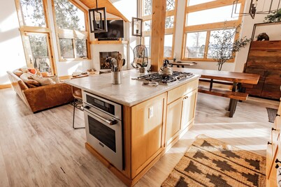 Lake Tahoe - Lake View and Pet Friendly!