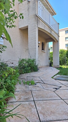 A 10 min du centre ville et de la gare ;duplex inversé vous attends!!