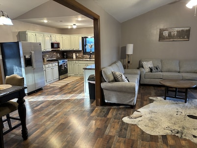 Cowtown at Piney River Ranch; Charming Farm House in Houston, MO