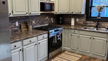 Mikroaaltouuni, uuni, liesi