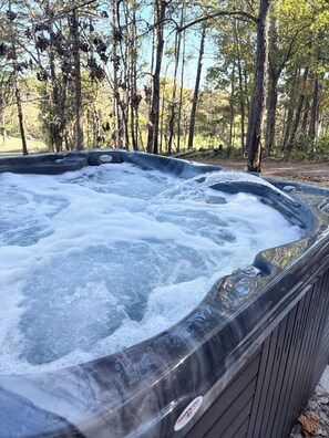 Bañera de hidromasaje al aire libre