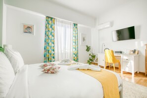 3 bedrooms, in-room safe, desk, iron/ironing board - SMG Boutique Apartment-Three bedroom apartment with Acropolis View (Athina)