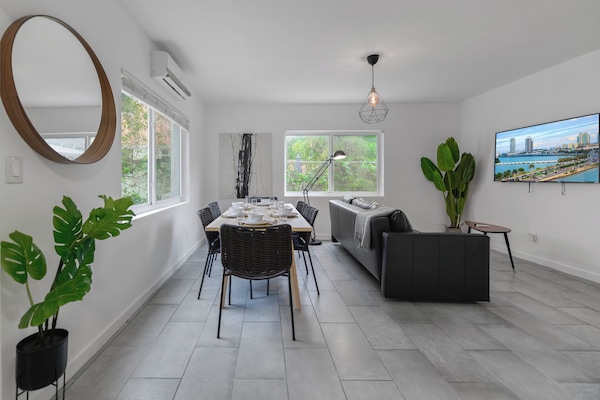 Comfort Studio | Dining room