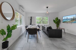 إستديو مريحة | غرفة لتناول الطعام