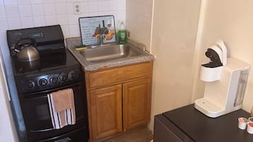 Refrigerador, horno, placa de cocina, cafetera/tetera