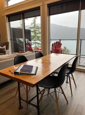 Dining - Port to Port (Port Renfrew)