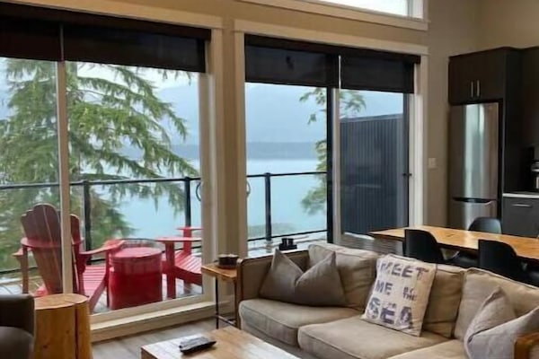 Una Smart TV, una chimenea