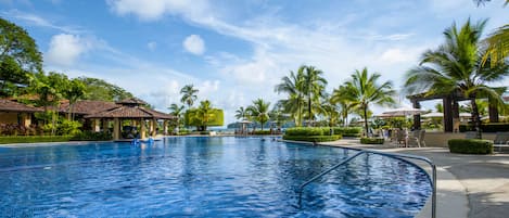 2 piscinas al aire libre